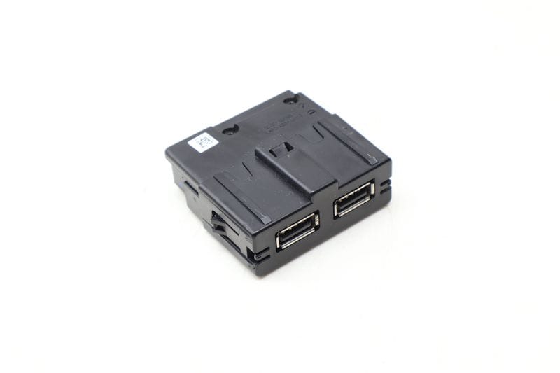 Center Console Dual USB Port / Module 5Q0035726L — Used (SKU 639487)