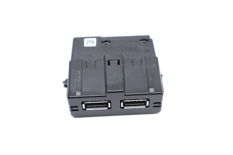 Center Console Dual USB Port / Module 5Q0035726L — Used (SKU 663477)