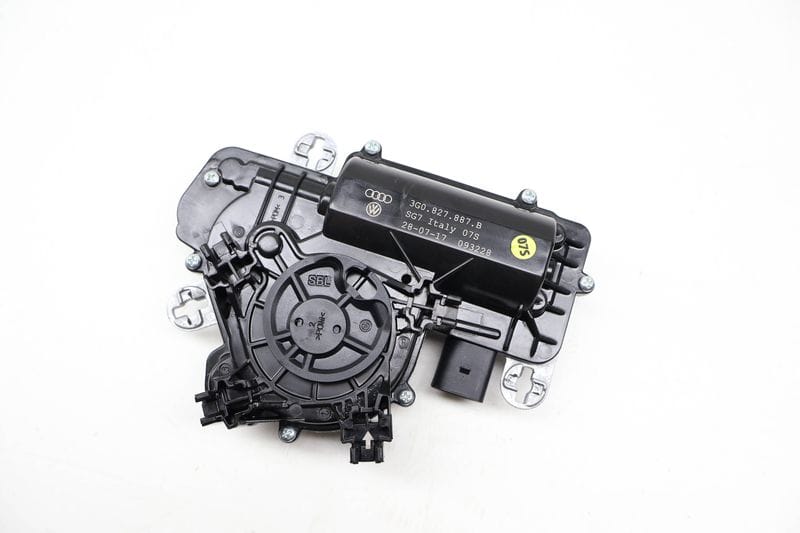 Hatch / Trunk Lid Motor 3G0827887B — Used (SKU 713642)