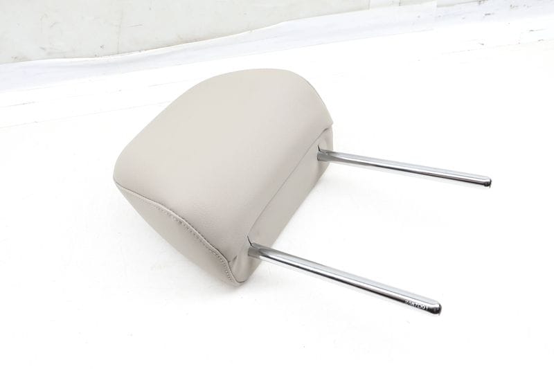 2ND Row Headrest / Head Rest 3CN885901E — Used (SKU 663206)