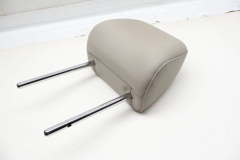 2ND Row Headrest / Head Rest 3CN885901E — Used (SKU 716839)