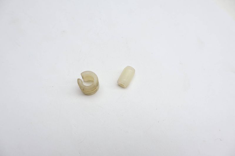 Door Window Glass Pin 8K0845867 — Used (SKU 716661)