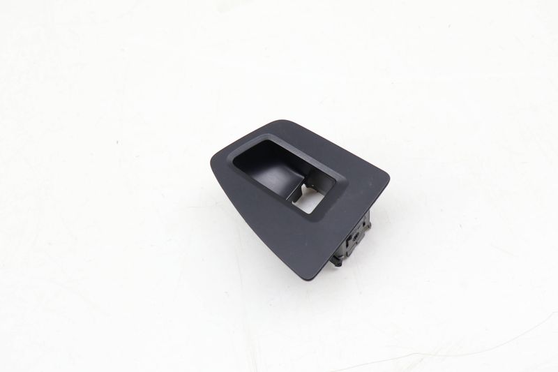 Window Switch Trim 3CN868345 — Used (SKU 633456)