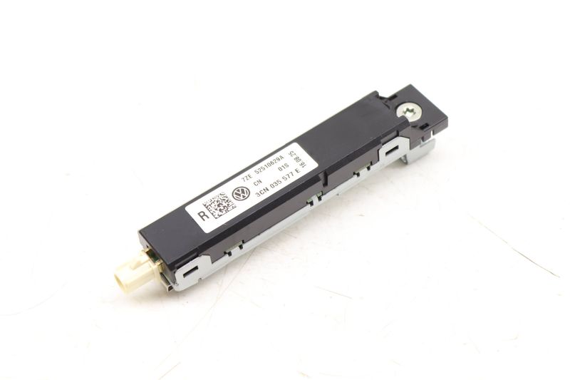 Upper Antenna Booster 3CN035577E — Used (SKU 546514)