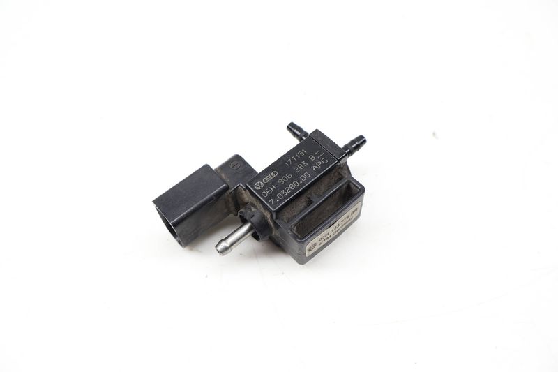 Solenoid Valve 06H906283B — Used (SKU 713834)