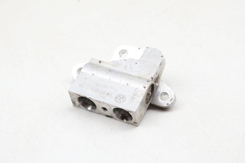 Transmission Oil Cooler Temperature Valve 09P317027A — Used (SKU 639598)