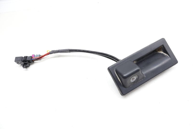 Trunk Release Handle w/ Backup Camera 3CN827566 — Used (SKU 663383)