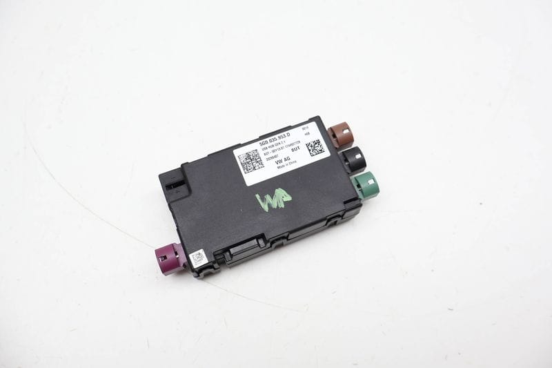 USB Distributor / Voltage Converter 5G0035953D — Used (SKU 713421)
