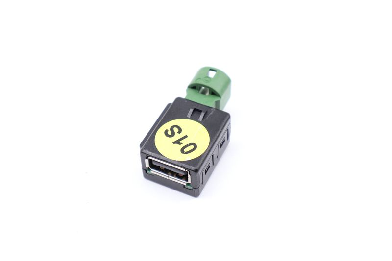 USB Port / Connector 5Q0035726 — Used (SKU 663495)
