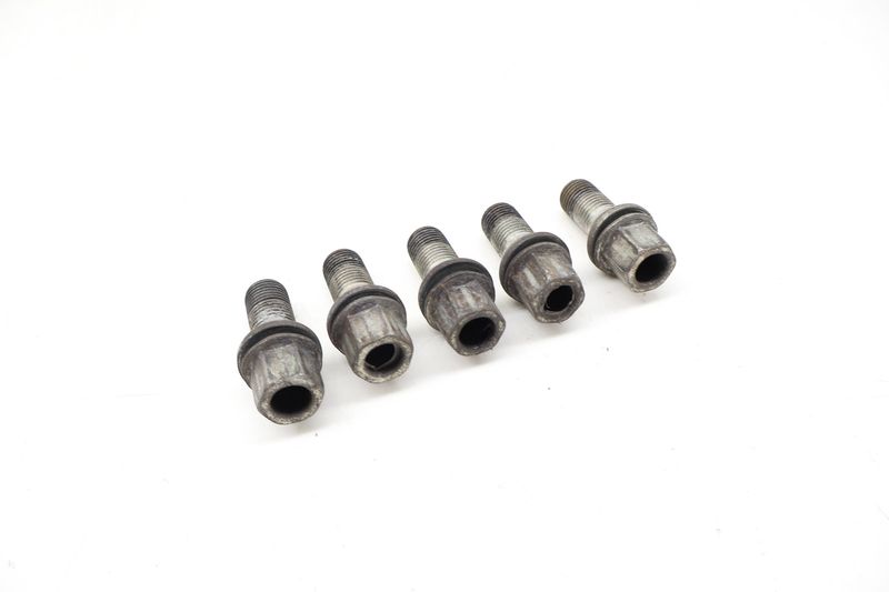 Wheel Lug Bolt / Nut Set (5) WHT002438 — Used (SKU 713818)