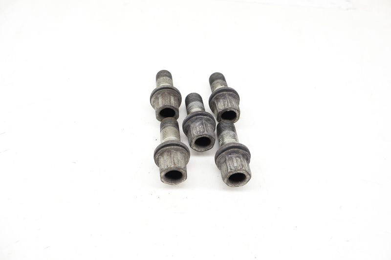Wheel Lug Bolt / Nut Set (5) WHT002438 — Used (SKU 713819)