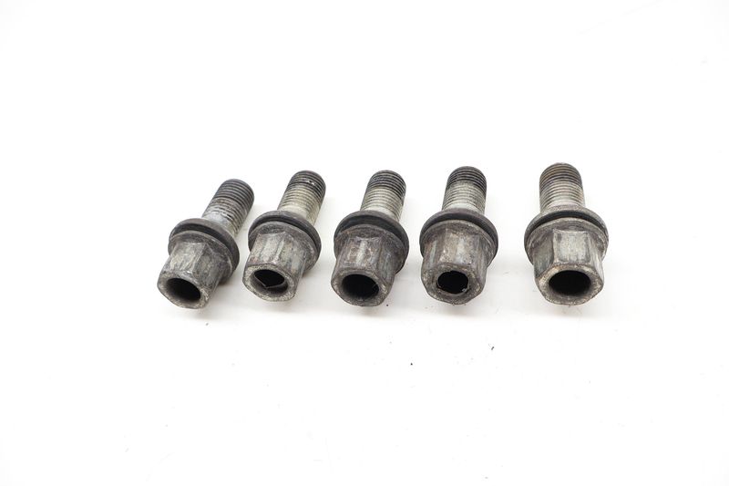 Wheel Lug Bolt / Nut Set (5) WHT002438 — Used (SKU 713820)