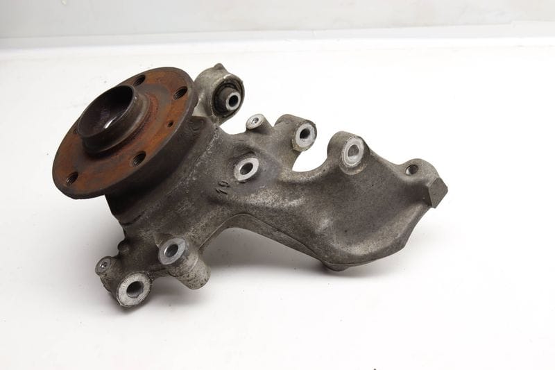 Spindle Knuckle w/ Wheel Bearing 5Q0505435J — Used (SKU 559745)