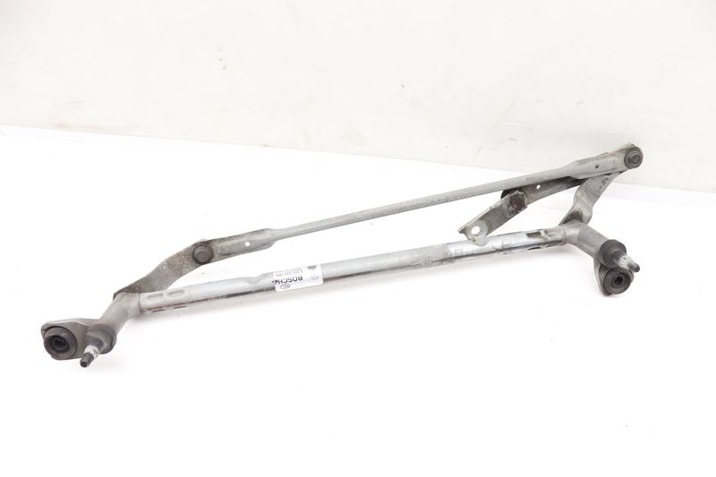 Windshield Wiper Transmission / Bracket 5GM955023A — Used (SKU 559613)