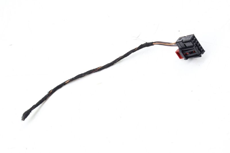 LED Tail Light / Lamp Wiring Connector Pigtail (8-PIN) 1K8972928 — Used (SKU 678479)