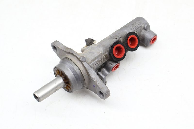 Brake Master Cylinder 1K1614019AH — Used (SKU 678562)