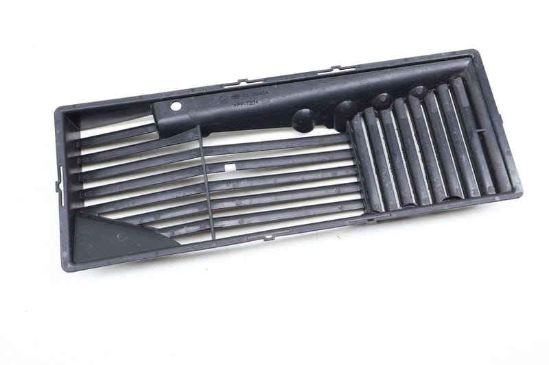 Engine Air Filter Box Insert / Grille 5C0129668 — Used (SKU 678626)