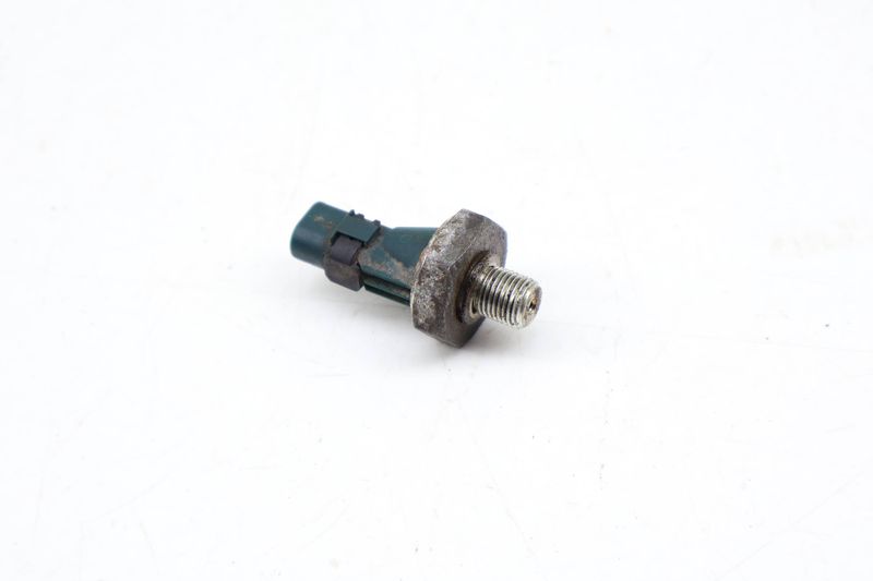 Engine Oil Pressure Switch / Sensor 06L919081 — Used (SKU 678525)
