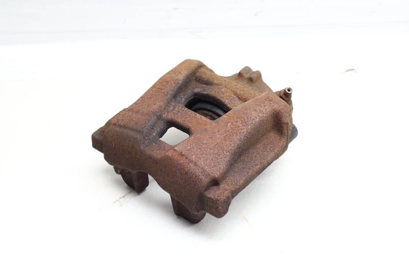 Brake Caliper 561615123A — Used (SKU 678576)