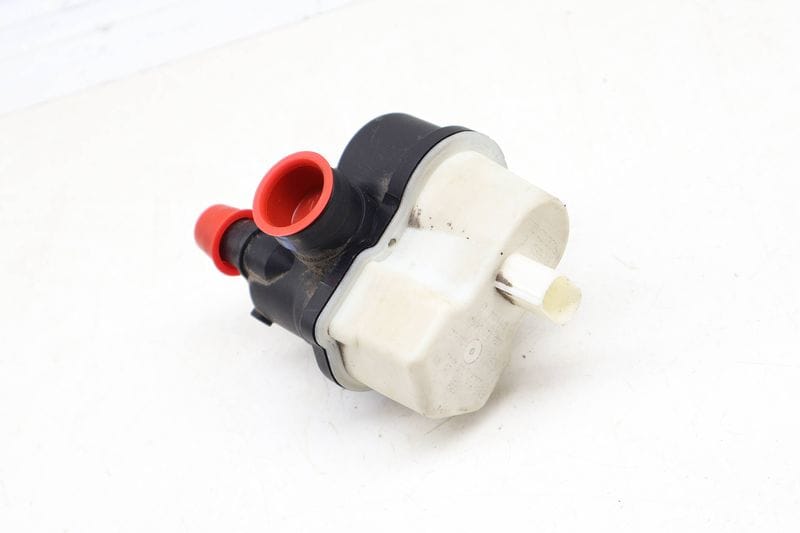 Leak Detection Pump / Ldp 7L0906243 — Used (SKU 678534)