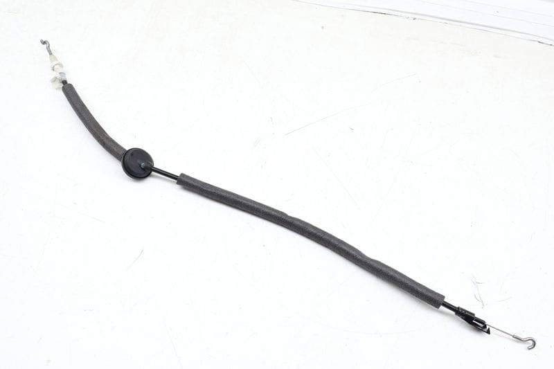 Interior Door Handle Release / Bowden Cable 561839085C — Used (SKU 678430)
