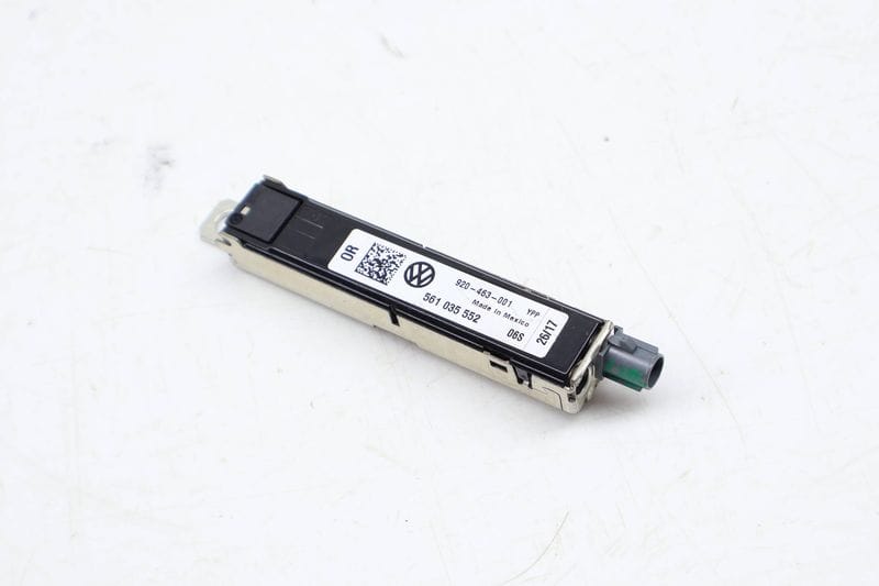 Radio Antenna Booster 561035552 — Used (SKU 678410)