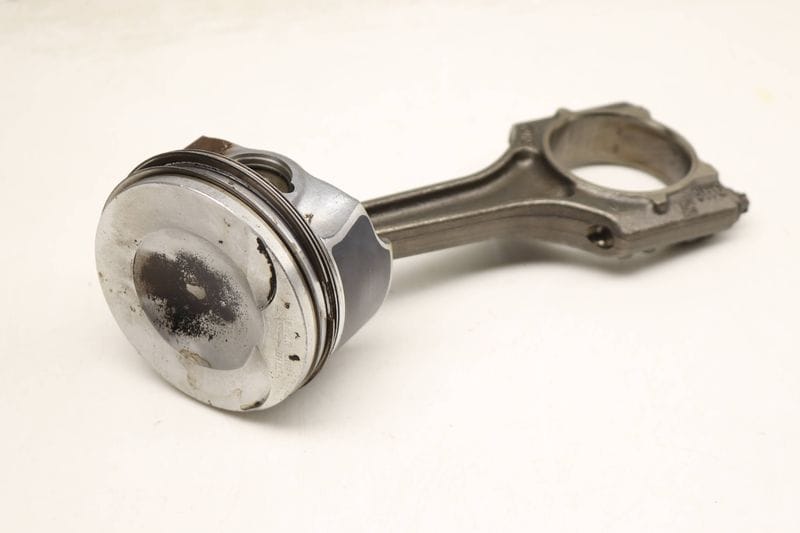Piston w/ Connecting Rod 06H107065DD — Used (SKU 605310)