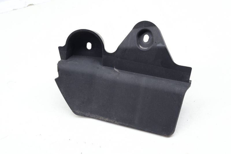Wheel Spoiler / Mud Flap 8V5853833 — Used (SKU 641304)