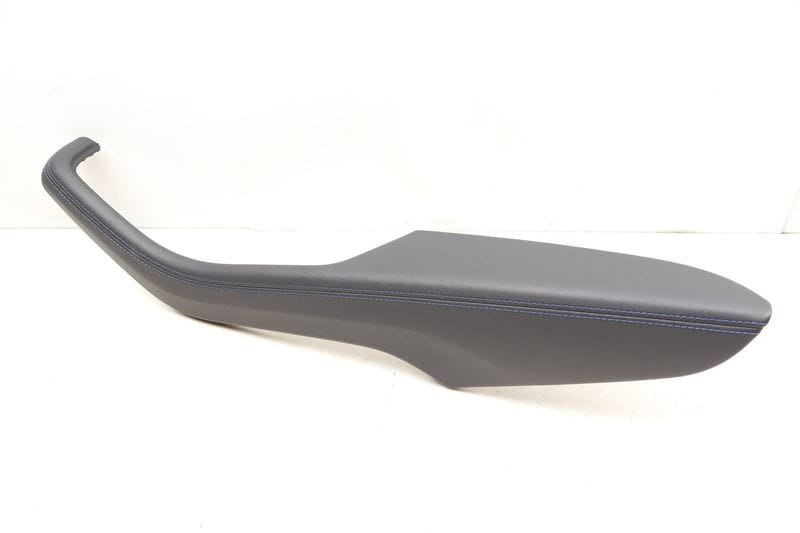 Door Armrest / Arm Rest 8W6867174A — Used (SKU 514424)