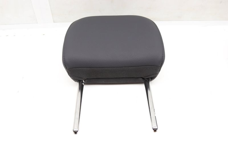 Headrest / Head Rest 8W7885901F — Used (SKU 574250)