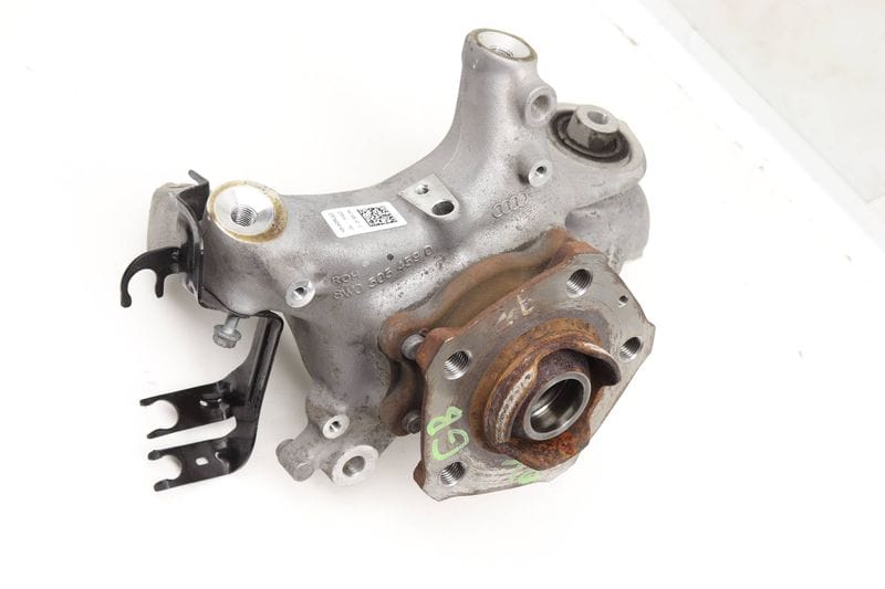 Spindle Knuckle w/ Wheel Bearing 8W0505431Q — Used (SKU 574778)