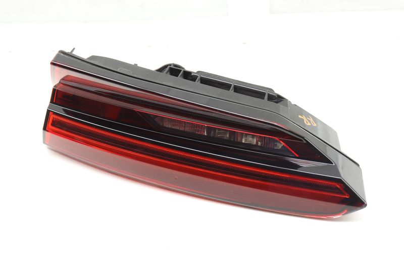 Inner LED Tail Light / Lamp 8W6945094F — Used (SKU 574481)