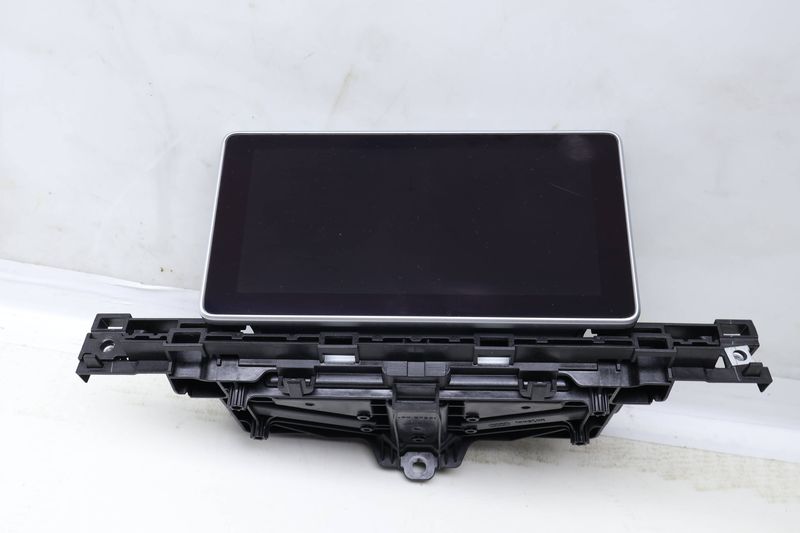 8.25" MMI LCD / Navigation Display Screen 8W1919605 — Used (SKU 630440)