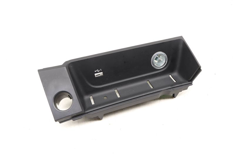 Center Console Storage Bin / Tray 8W1864131C — Used (SKU 530841)