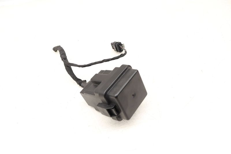 Fuse Box / Relay Housing 8W0937124A — Used (SKU 531522)