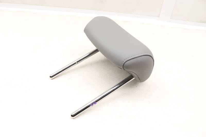 Center Headrest / Head Rest 8W0885975AM — Used (SKU 530770)