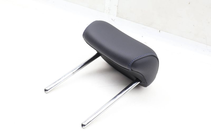 Center Headrest / Head Rest 8W0885975AM — Used (SKU 630362)