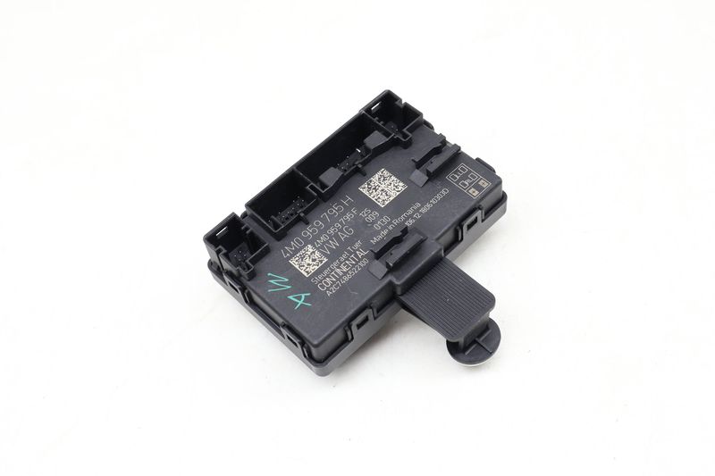 Door Control Module 4M0959795H — Used (SKU 630557)