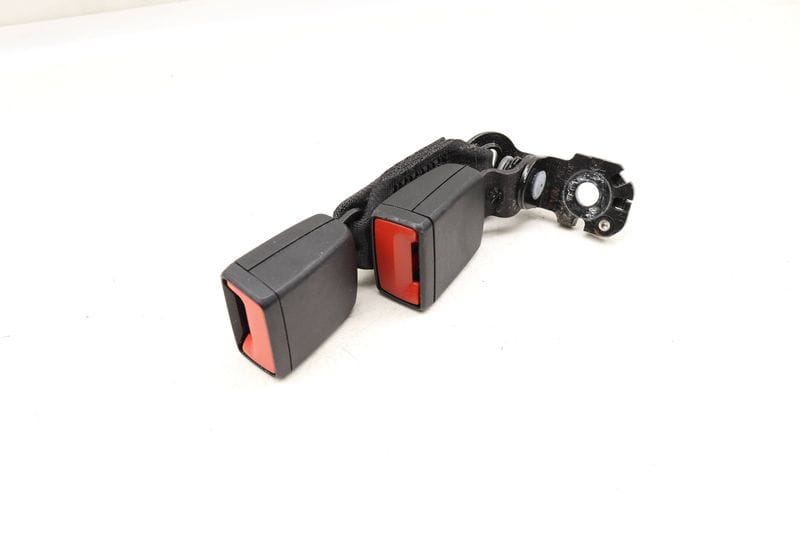 Seat Belt Buckle / Receiver (DOUBLE) 8W0857739C — Used (SKU 530869)