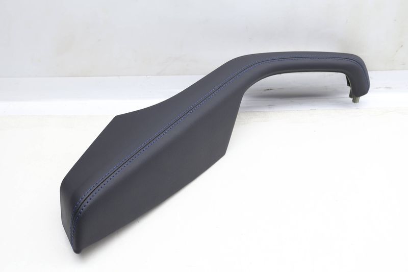Door Pull Handle / Armrest 8W0867374A — Used (SKU 630416)