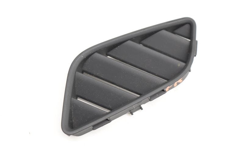 Upper Dash Defrost Vent 8W1819794 — Used (SKU 530988)