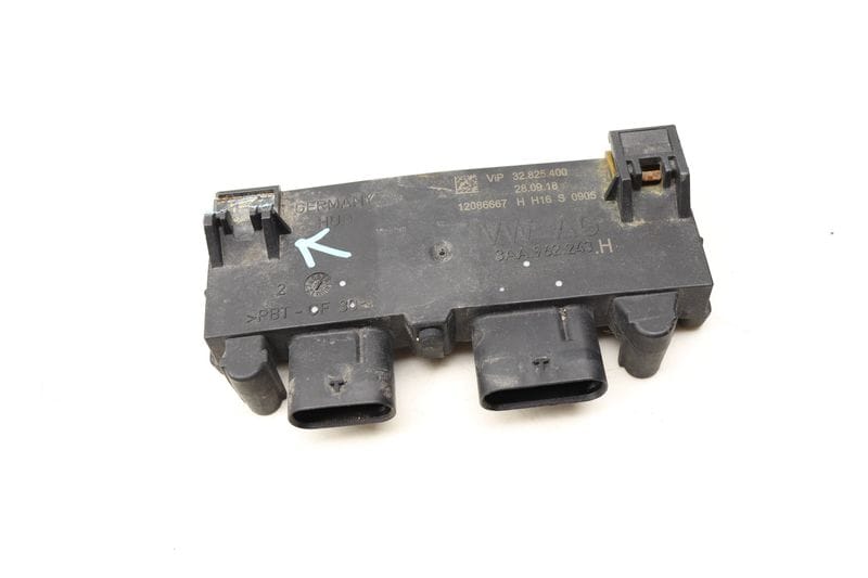 Trunk Control Module 3AA962243H — Used (SKU 514736)