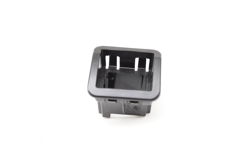 Valet Parking Switch Trim / Bezel 8XA857136 — Used (SKU 566964)