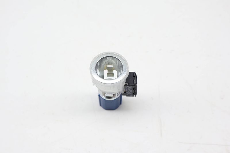 12V Power Outlet 4M0919309 — Used (SKU 718987)