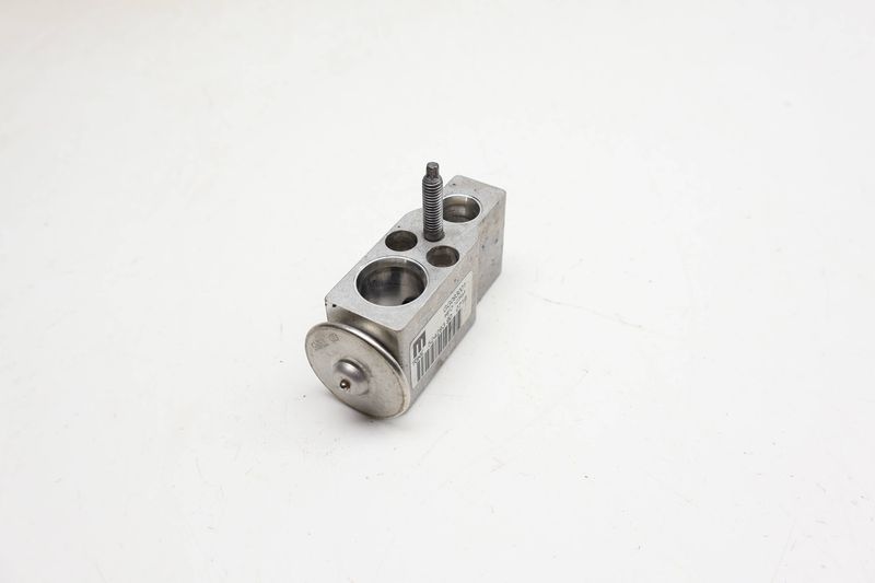 AC Expansion Valve 8W0816679 — Used (SKU 719010)