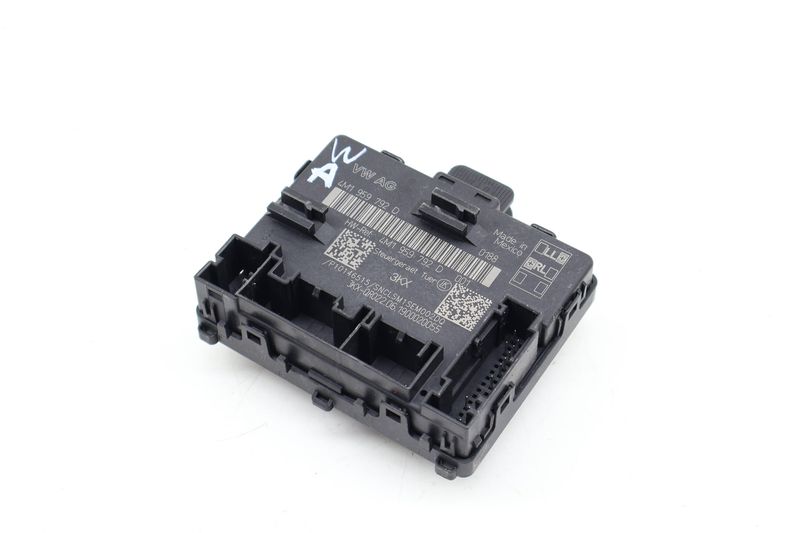 Door Control Module 4M1959792D — Used (SKU 707532)