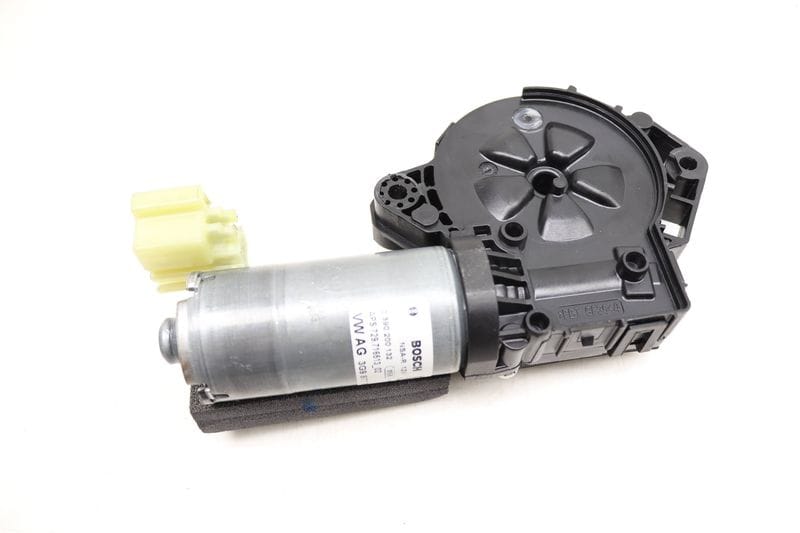 Sunroof / Sun Roof Motor 3G9877795F — Used (SKU 489842)