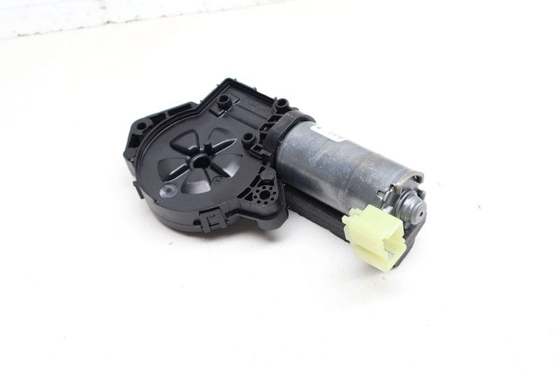 Sunroof / Sun Roof Motor 3G9877795F — Used (SKU 707551)