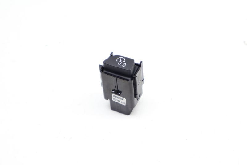 Instrument Cluster Trip Reset Switch / Button 80B907569 — Used (SKU 707472)