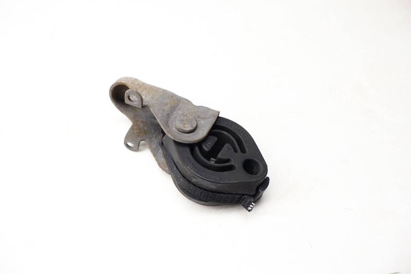 Exhaust Hanger / Mount Bracket 80A253144D — Used (SKU 718998)